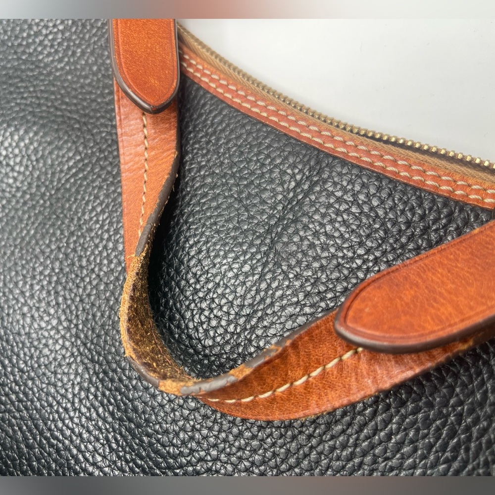 Dooney & Bourke Pebble Grain Leather Black Hobo Shoulder Purse (Pre-Owned) - Picture 15 of 16